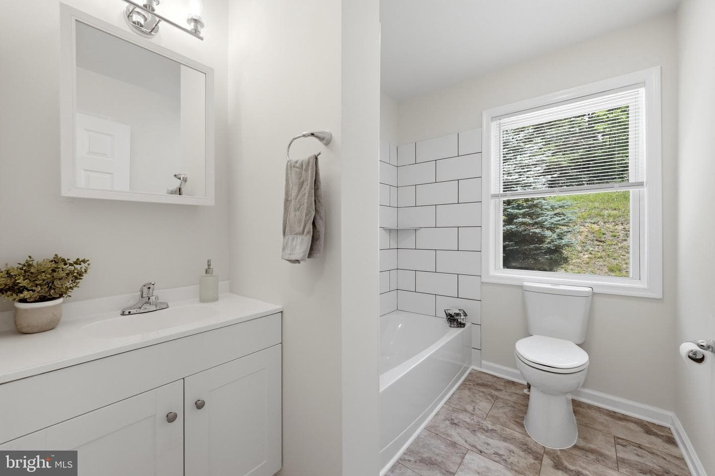 1355 Perry photo 19