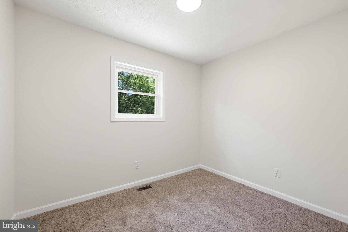 1355 Perry photo 22