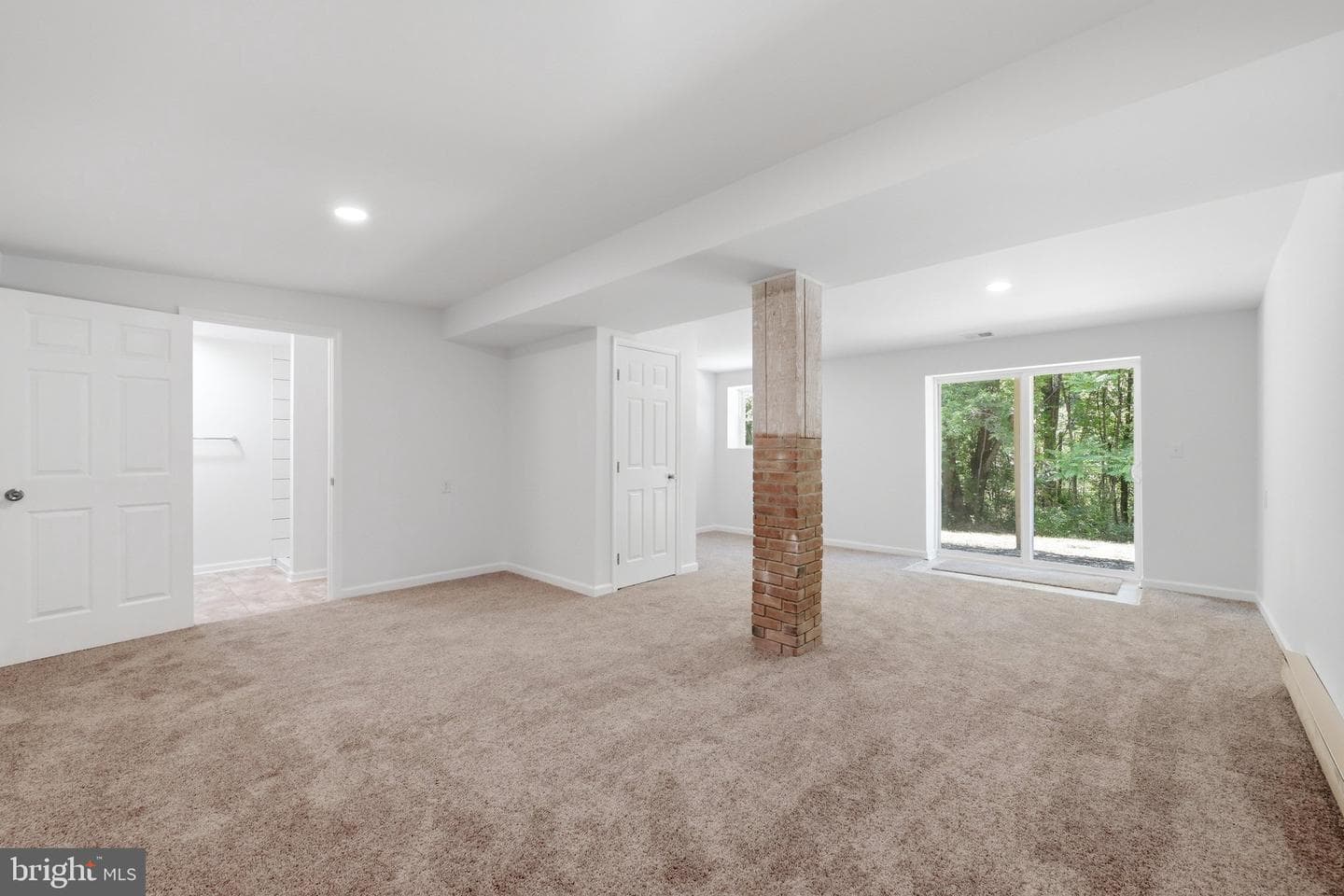 1355 Perry photo 32