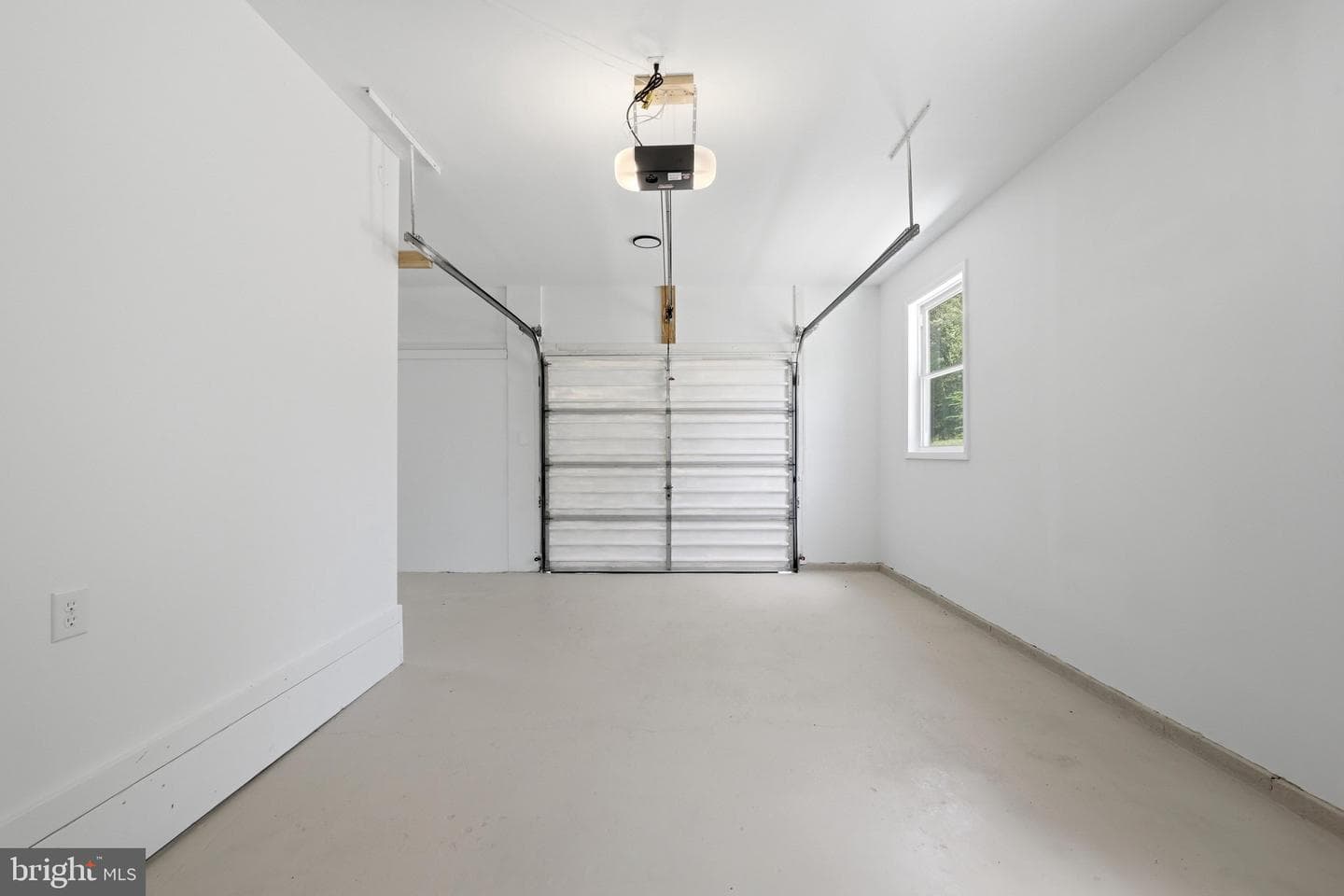1355 Perry photo 40