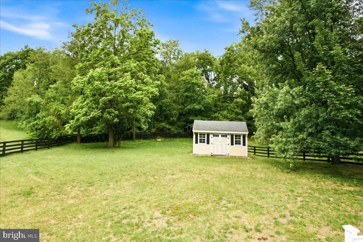 303 Yale Drive photo 53