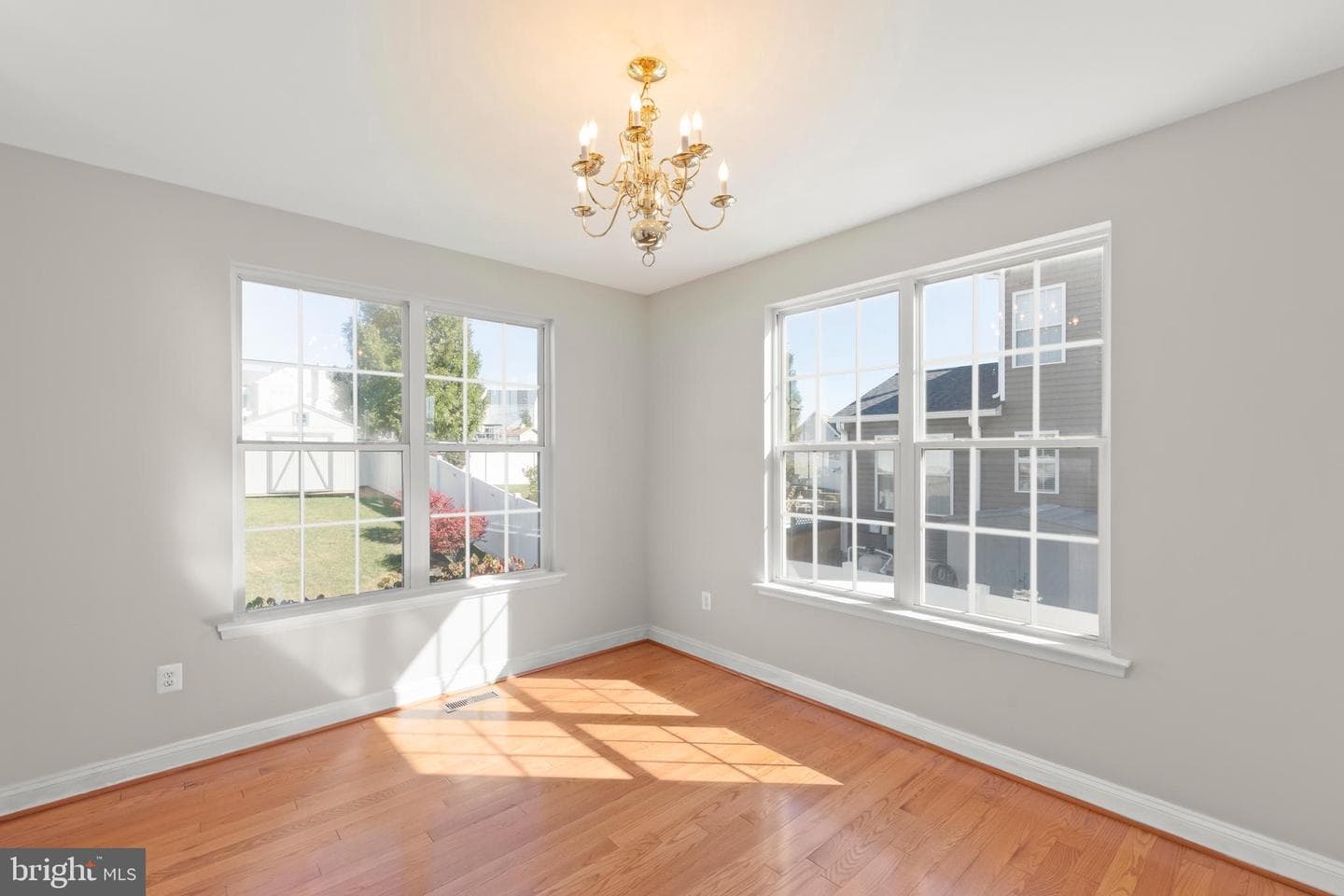 114 Nassau Drive photo 10