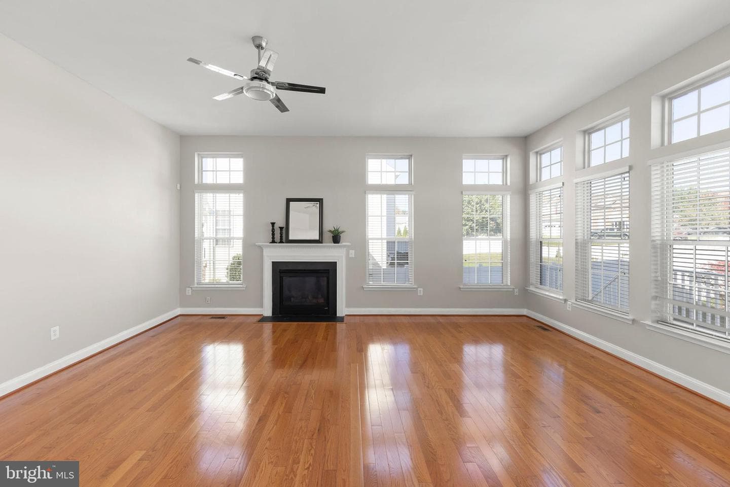 114 Nassau Drive photo 20