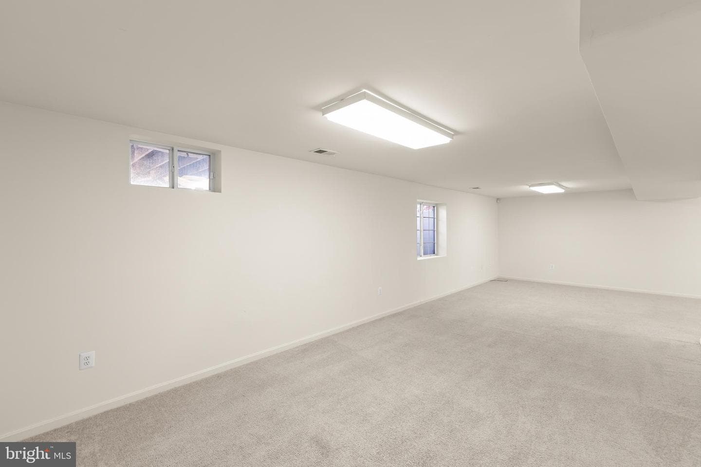 114 Nassau Drive photo 23