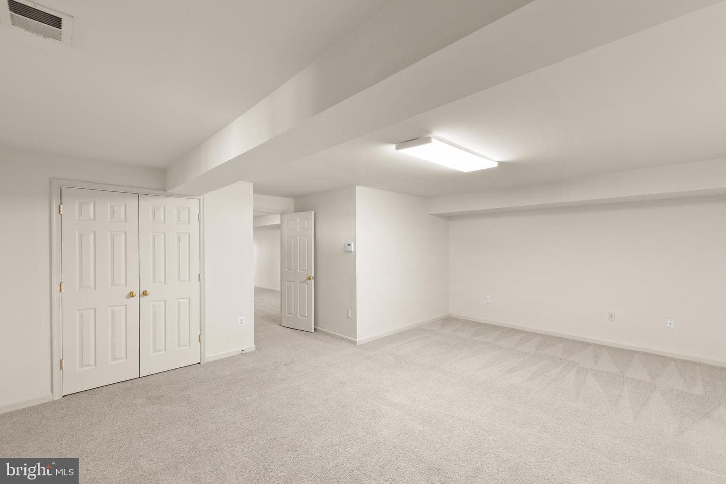 114 Nassau Drive photo 24