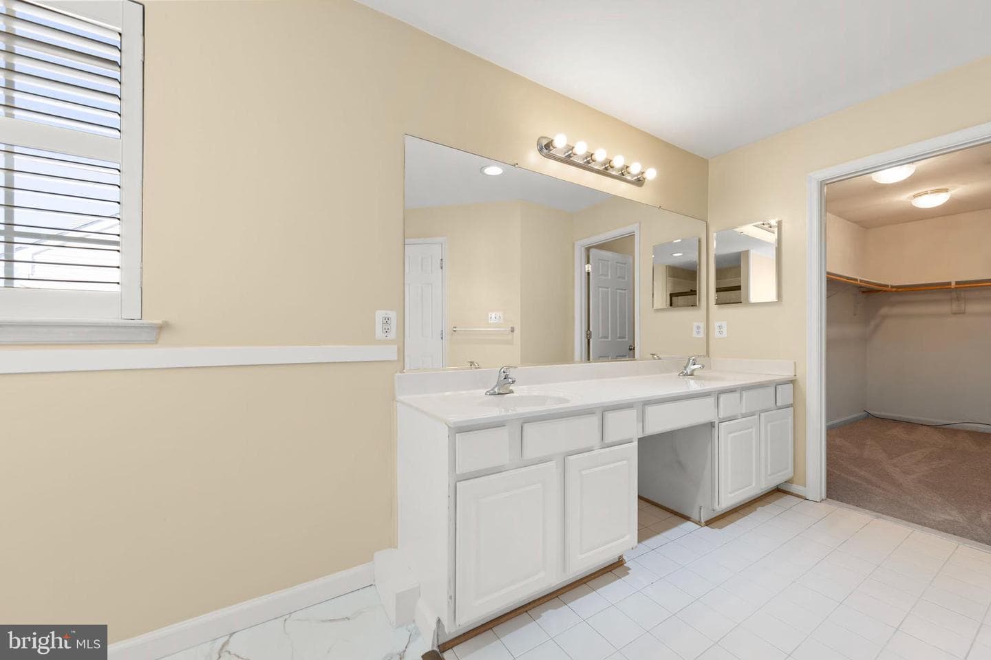 114 Nassau Drive photo 36
