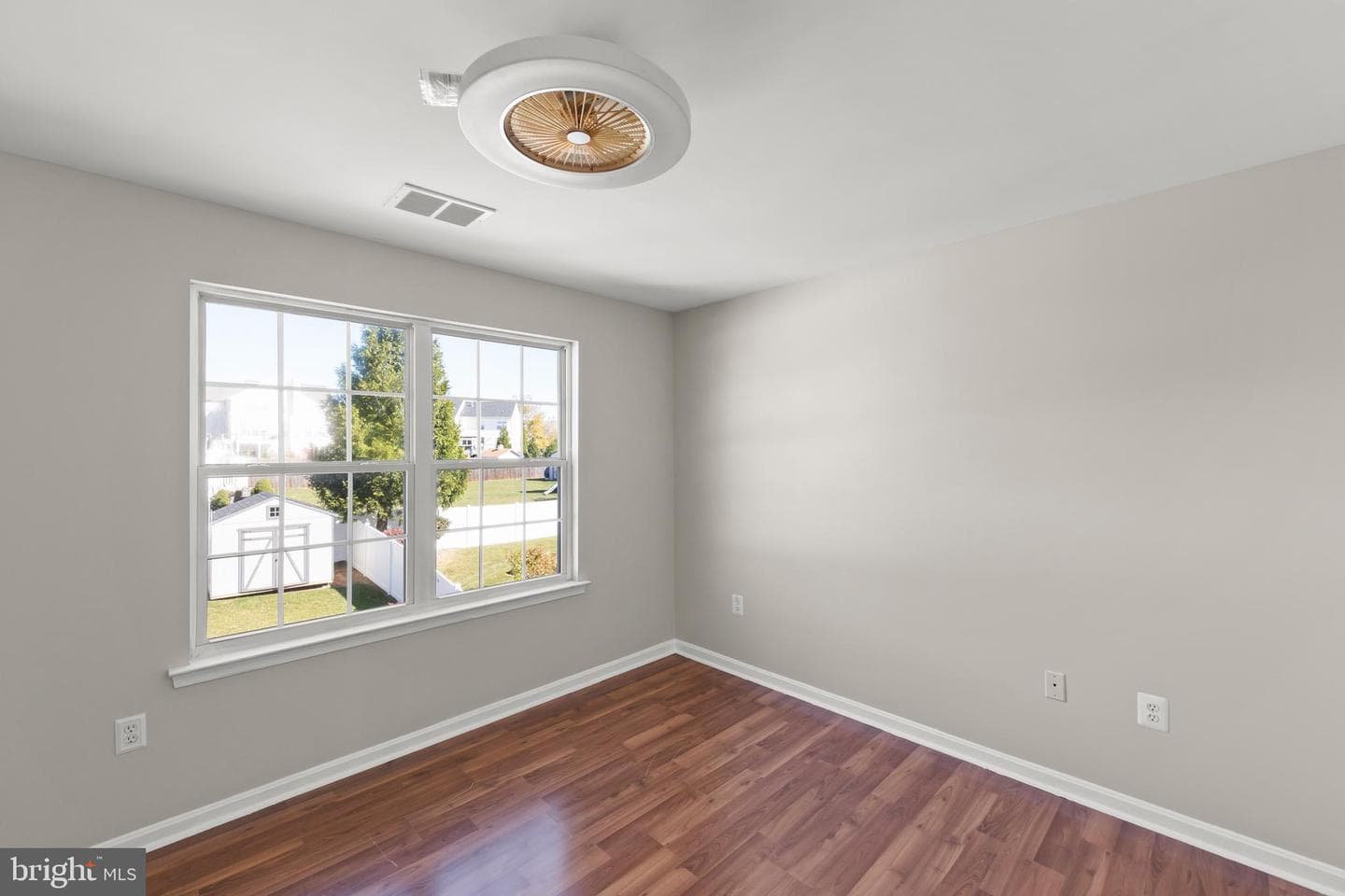 114 Nassau Drive photo 37
