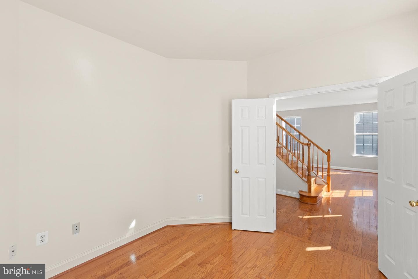 114 Nassau Drive photo 4