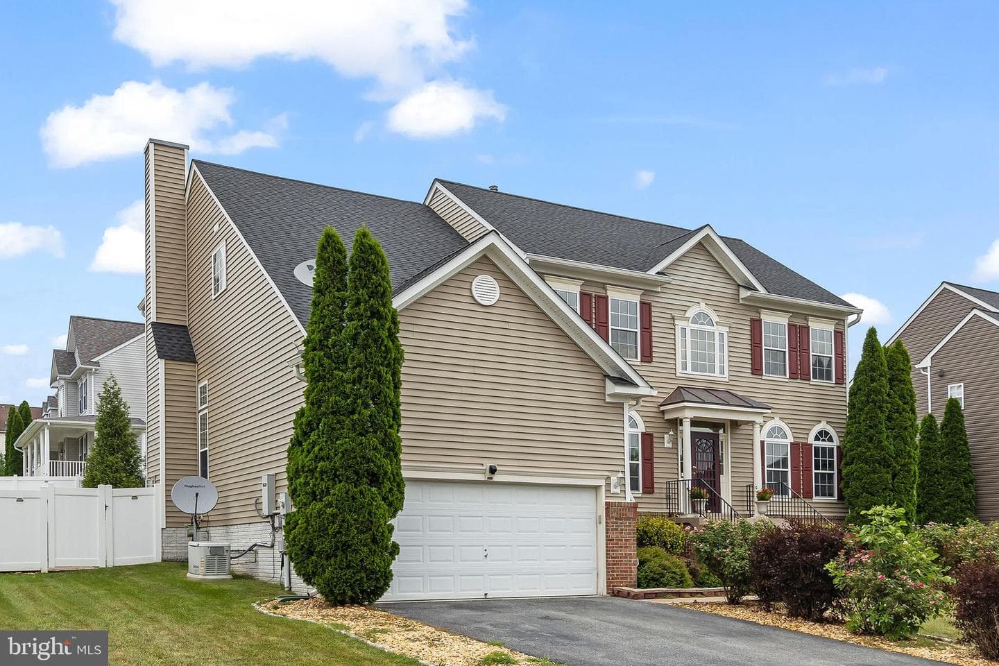 114 Nassau Drive photo 45