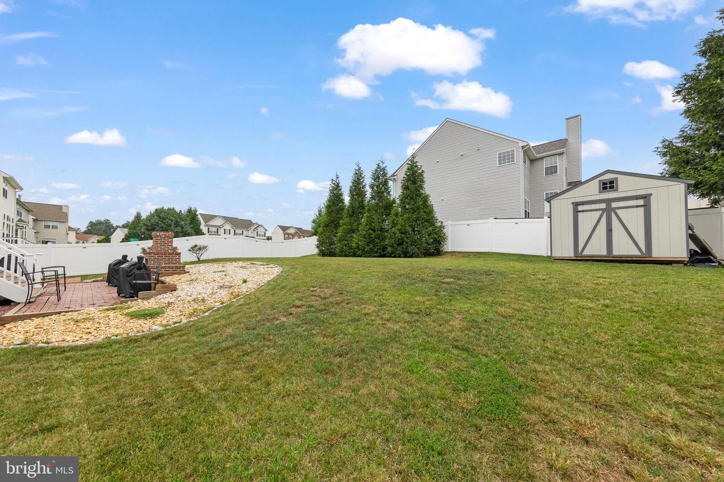 114 Nassau Drive photo 46