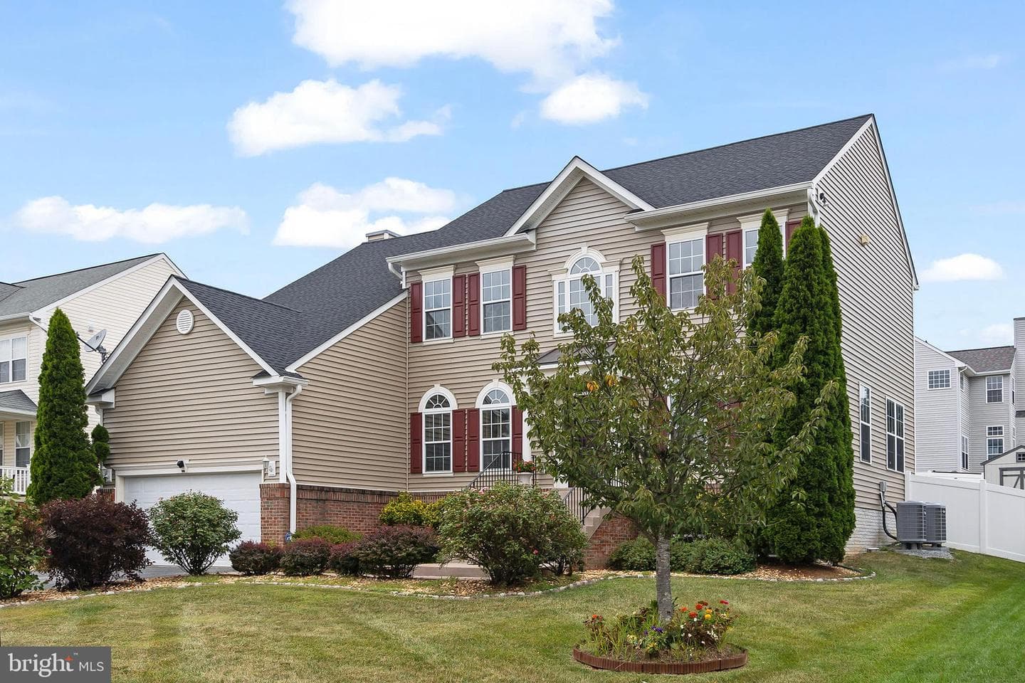 114 Nassau Drive photo 47