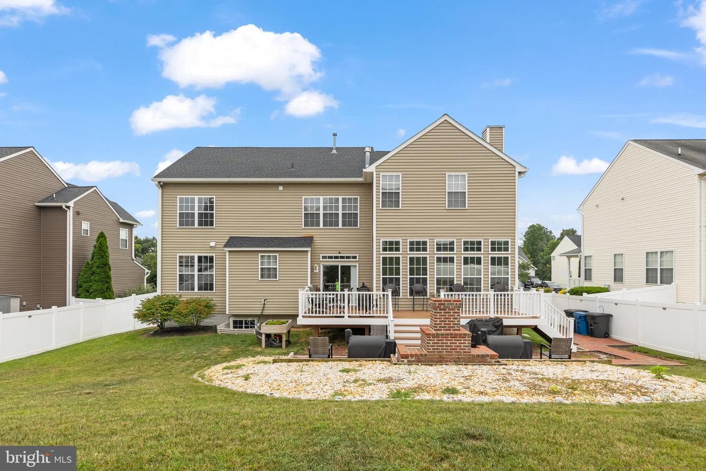 114 Nassau Drive photo 51