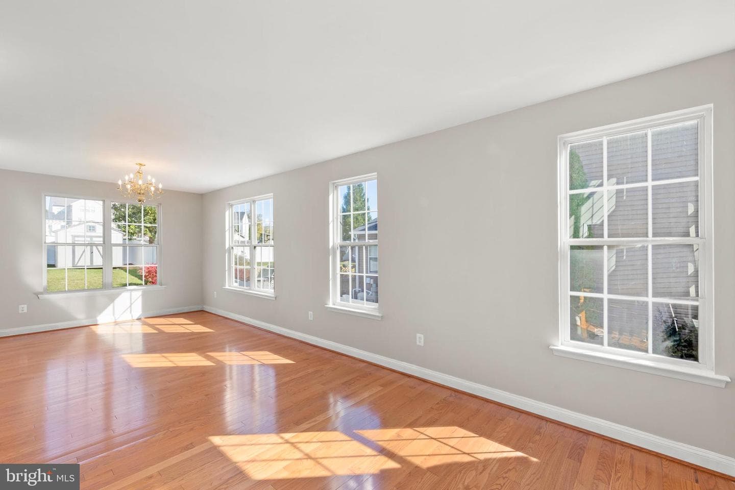 114 Nassau Drive photo 6