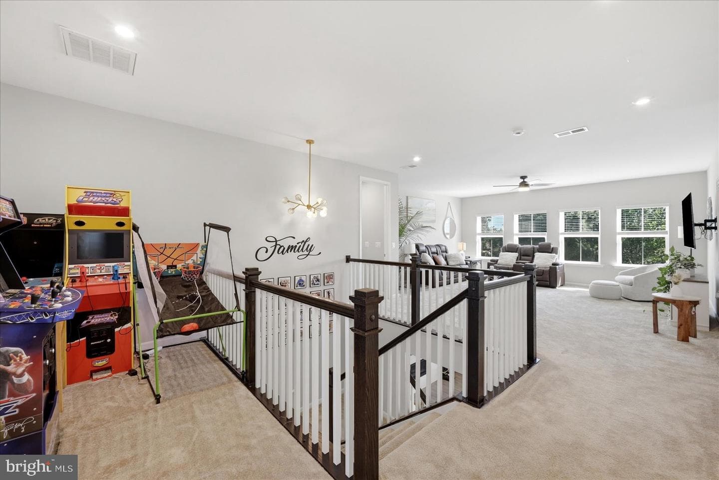 102 Triangle Court photo 32