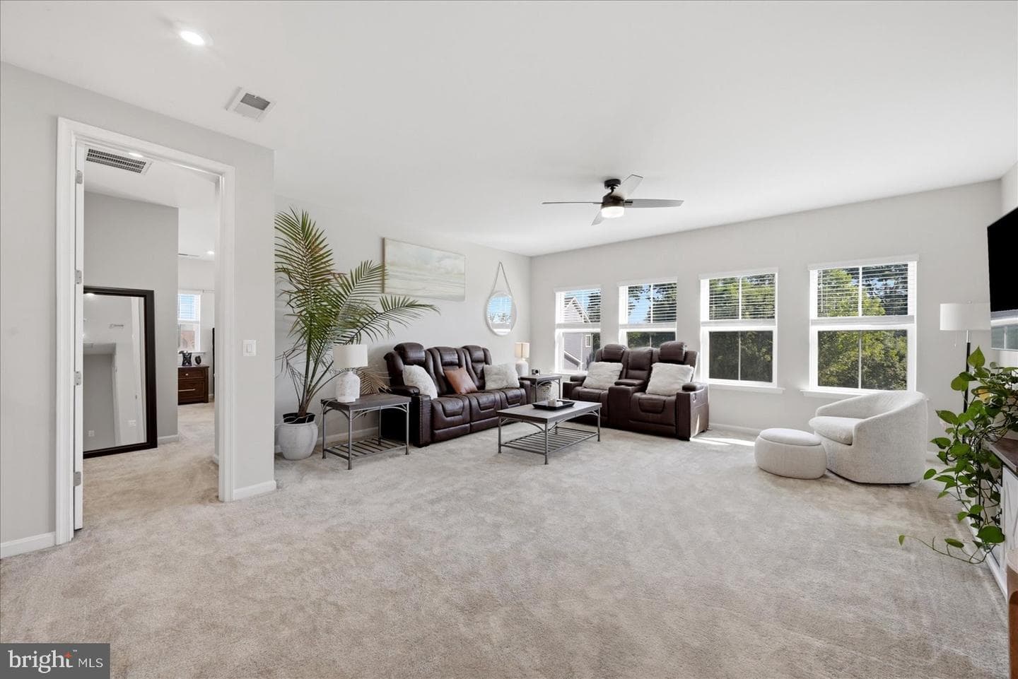 102 Triangle Court photo 33
