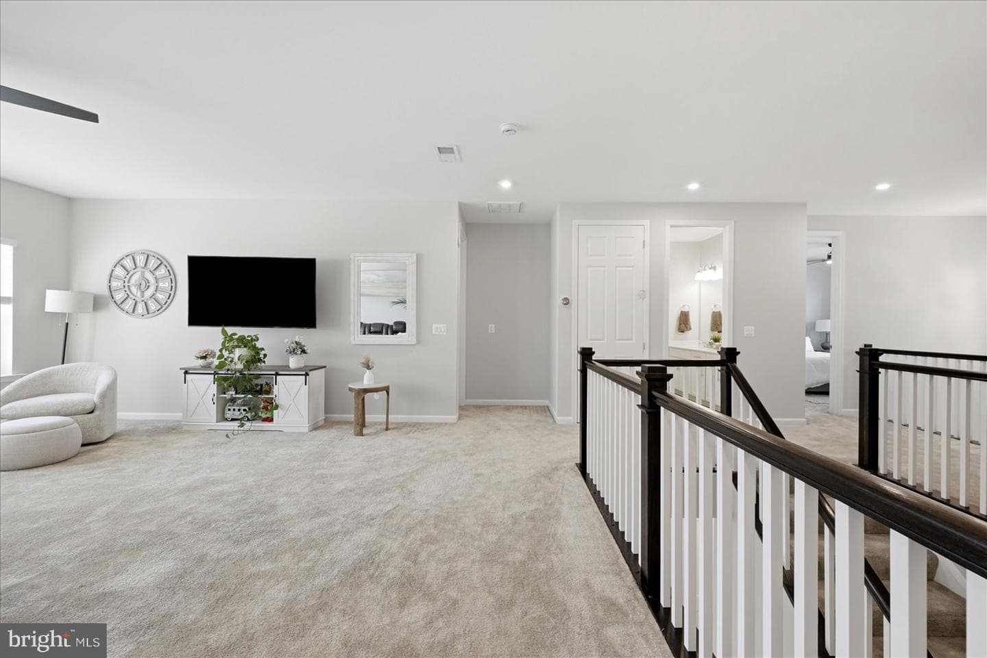 102 Triangle Court photo 36