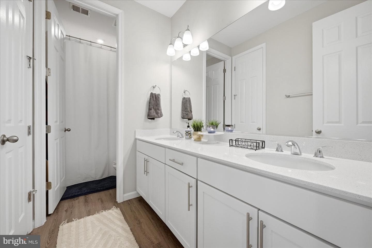102 Triangle Court photo 41