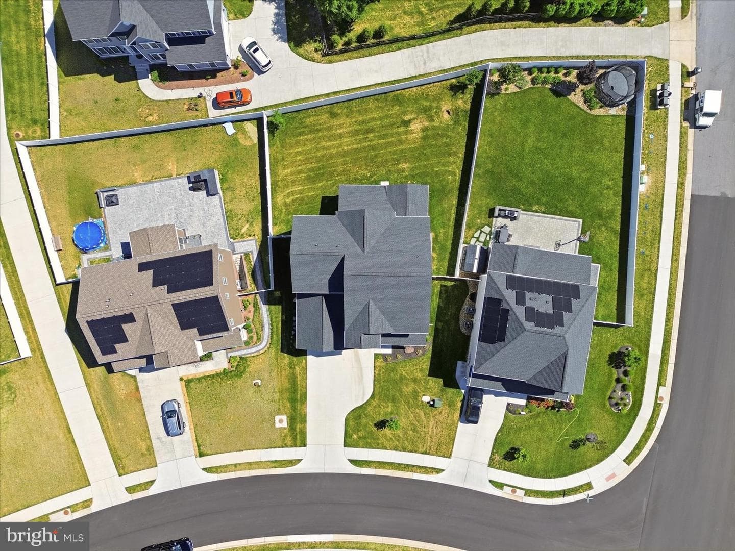 102 Triangle Court photo 67