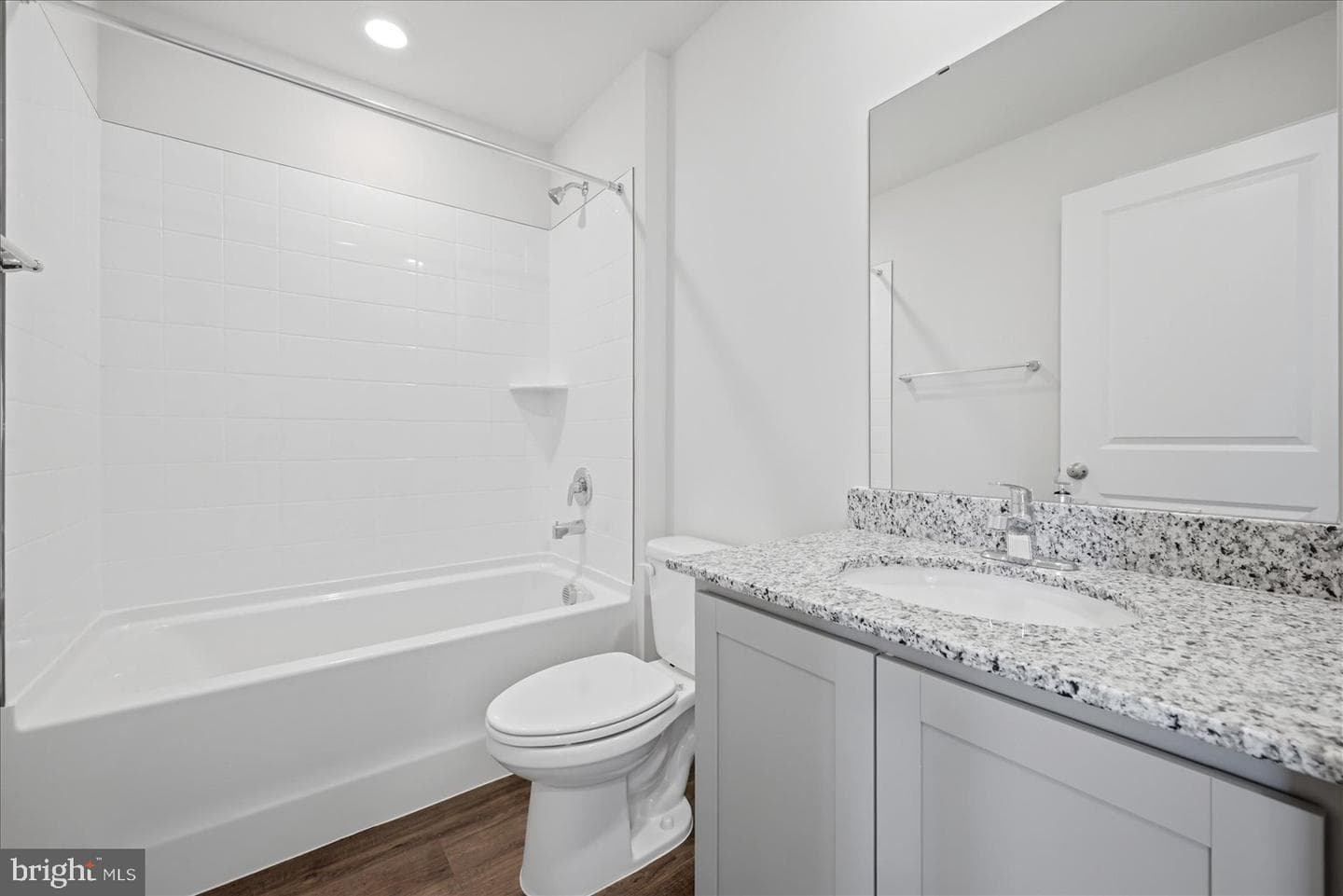 122 Bowers Street photo 33