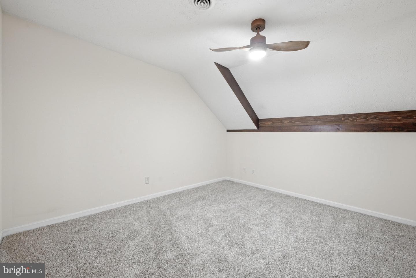 297 Huntersridge Road photo 66