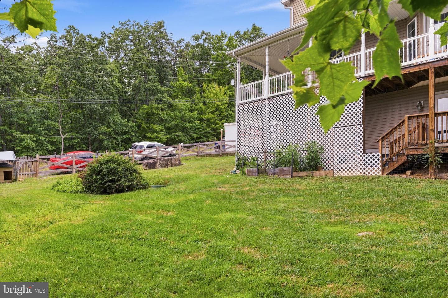 900 Enfield Drive photo 7