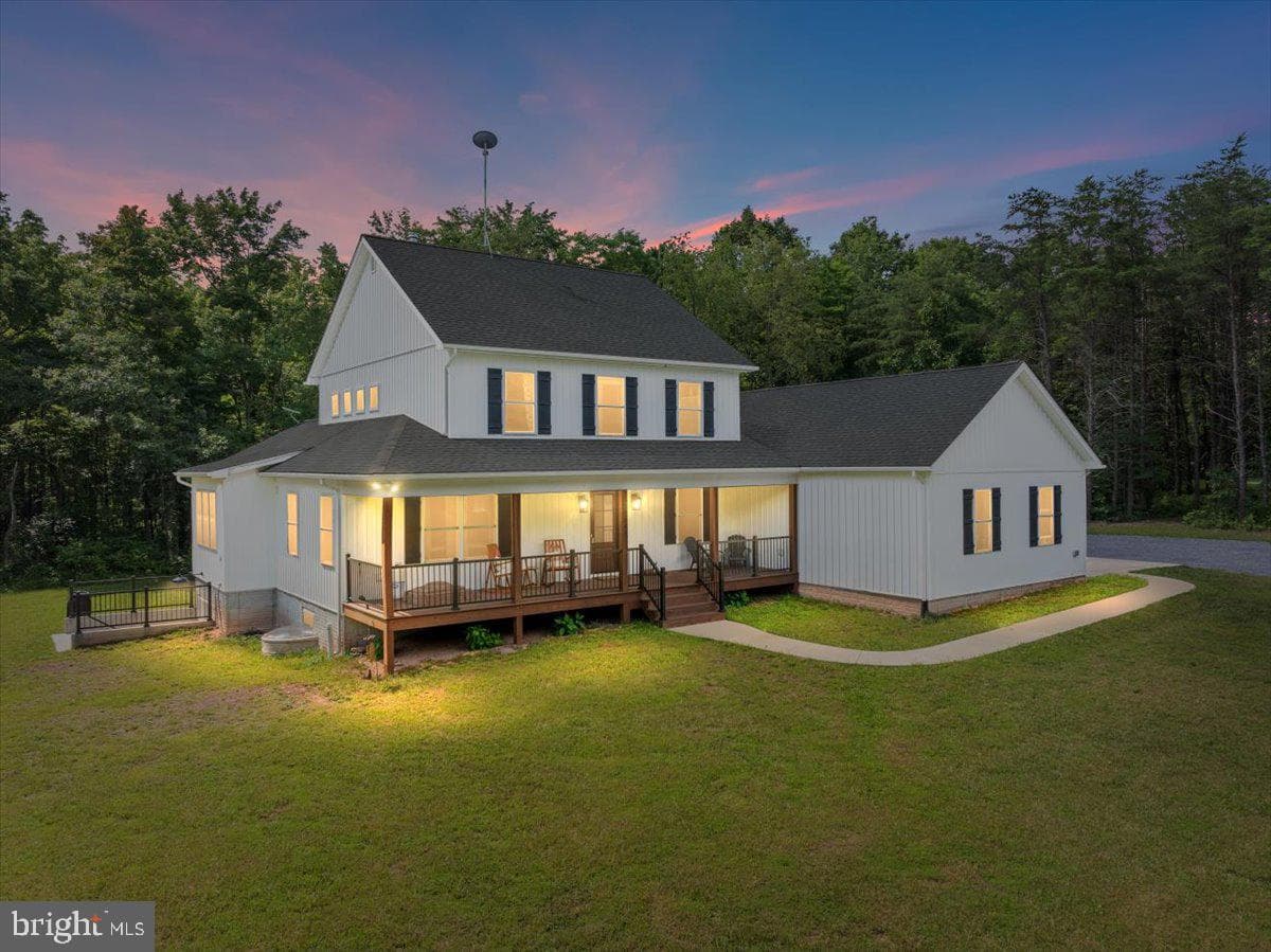243 Vesper photo 1