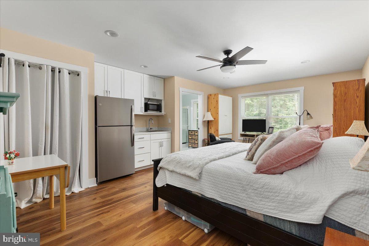243 Vesper photo 20