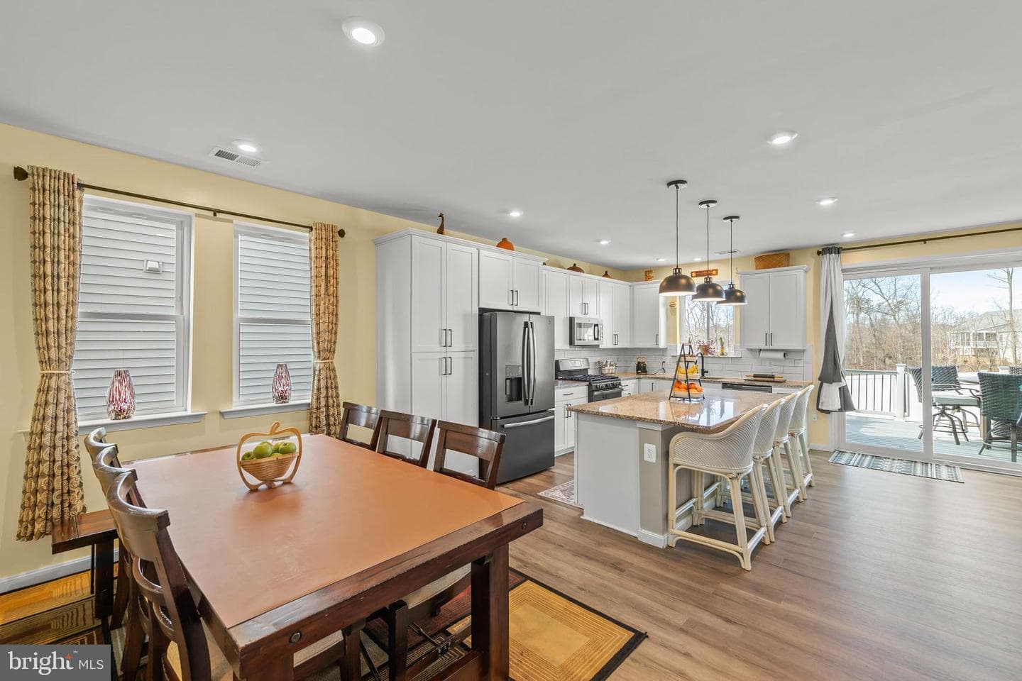124 Lenore Lane photo 7