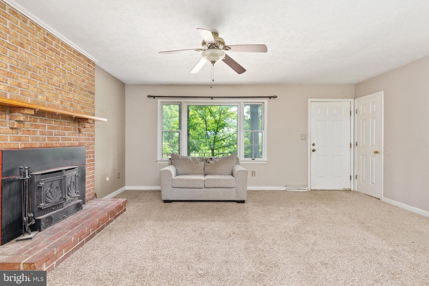 113 Lakewood Drive photo 4