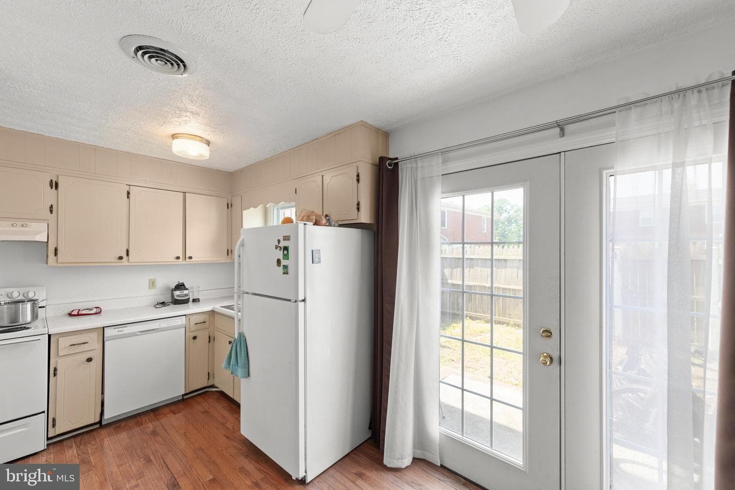 96 Hackberry Drive photo 9