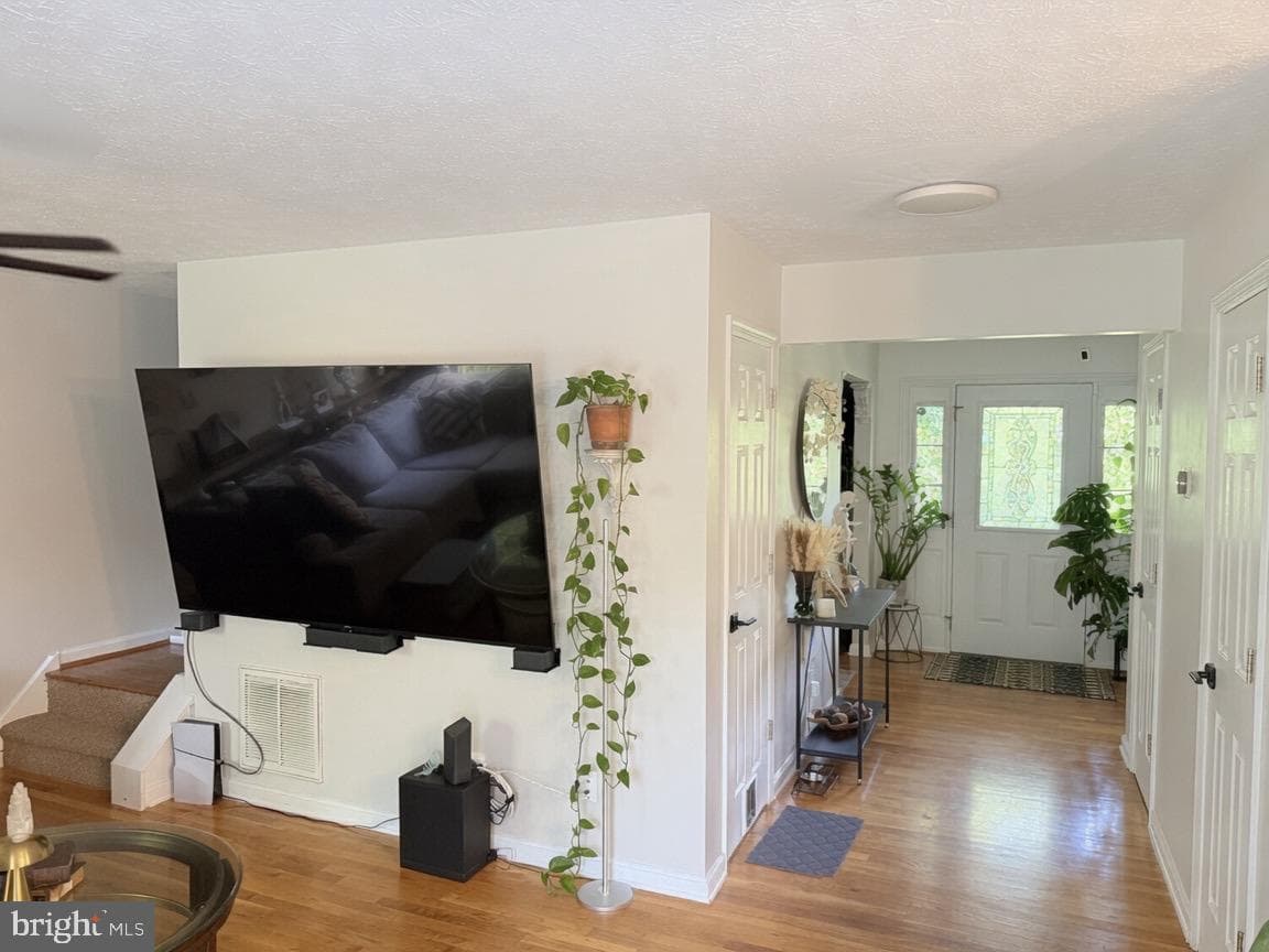 219 Lakeside Drive photo 6