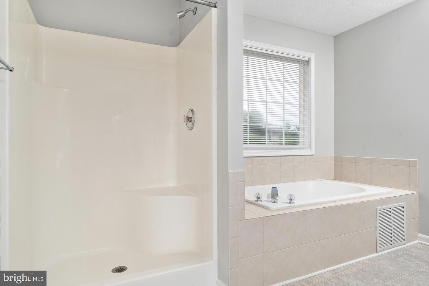 104 Lariat Court photo 31