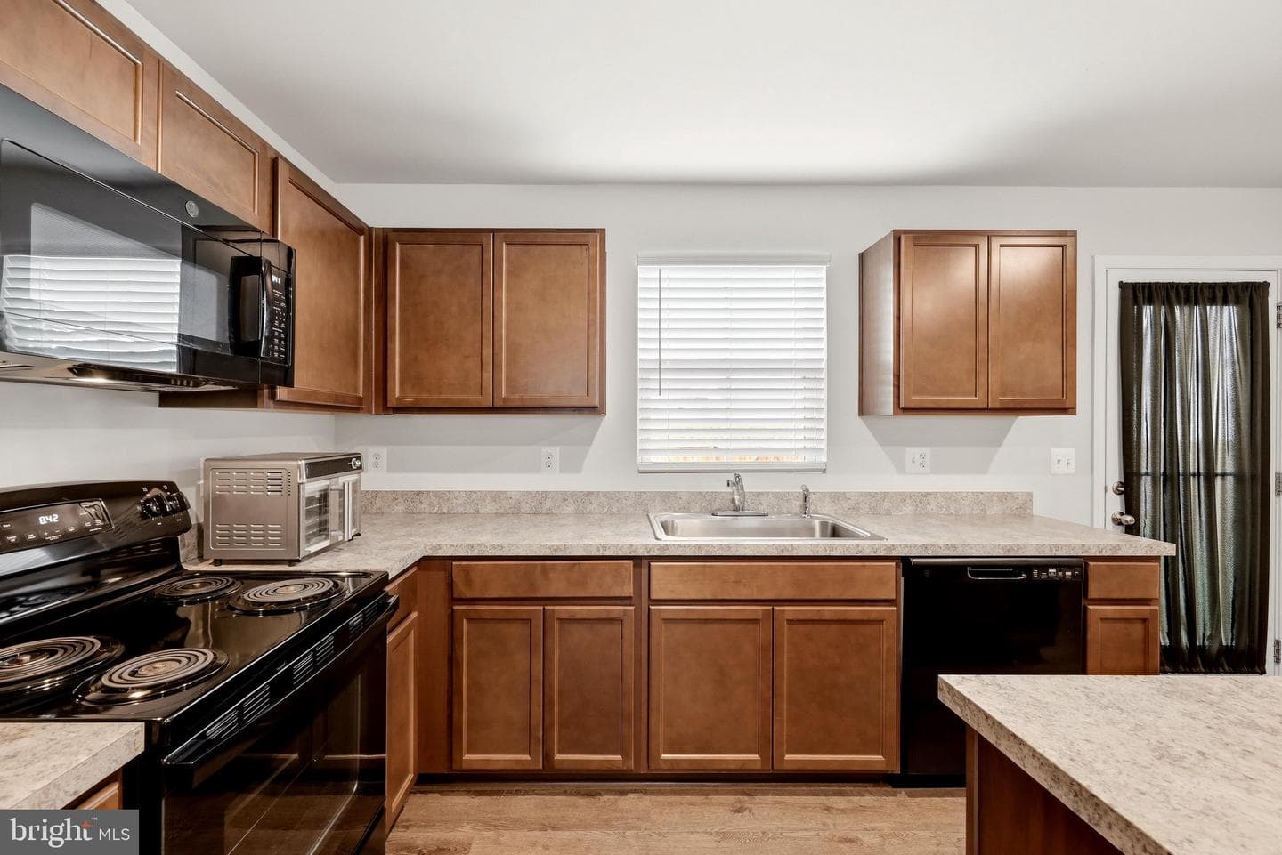 154 Dursley Circle photo 10