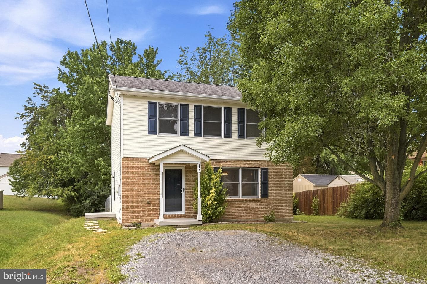 100 Oakmont Circle photo 1