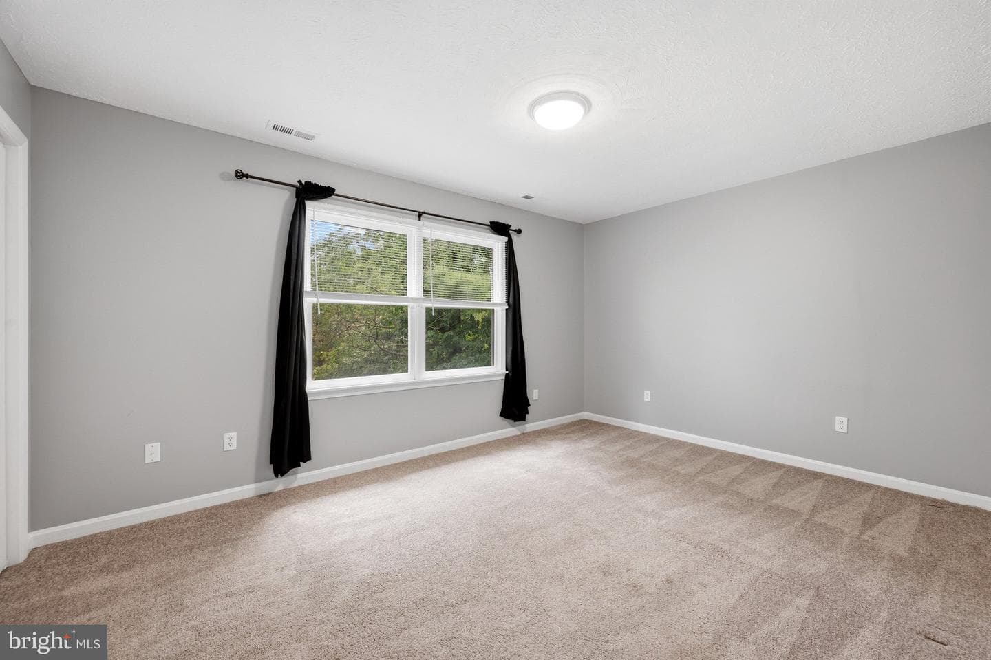 100 Oakmont Circle photo 18