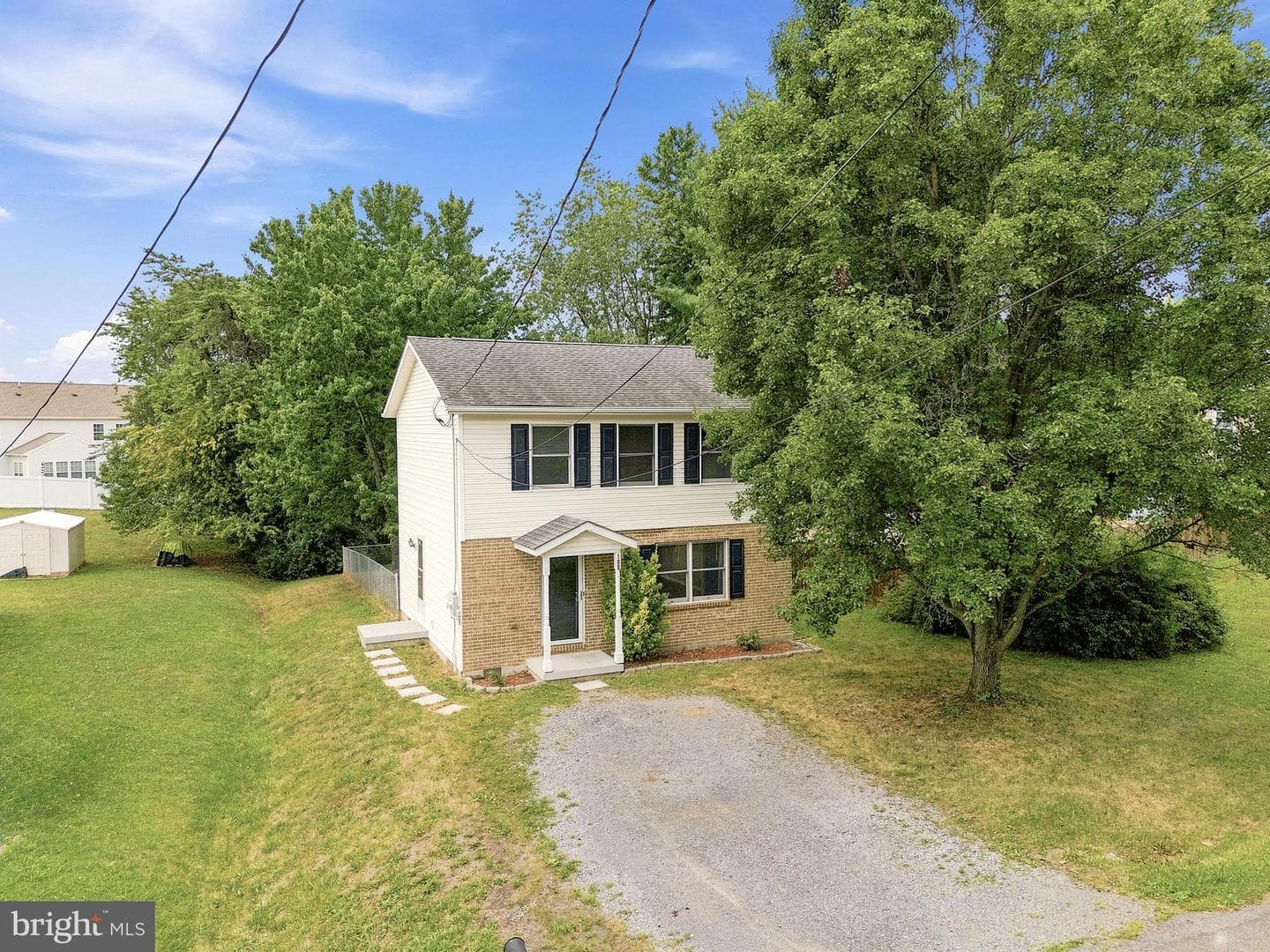 100 Oakmont Circle photo 2