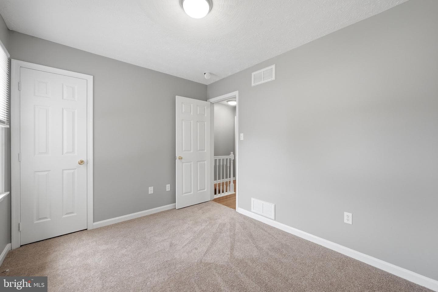 100 Oakmont Circle photo 23