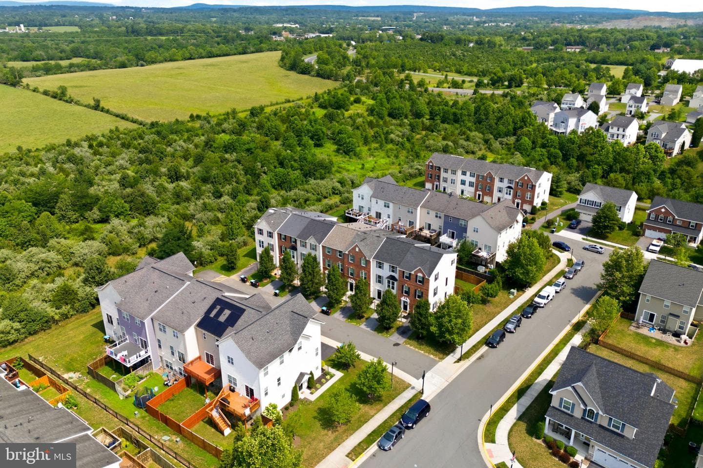 102 Argyle Court photo 4