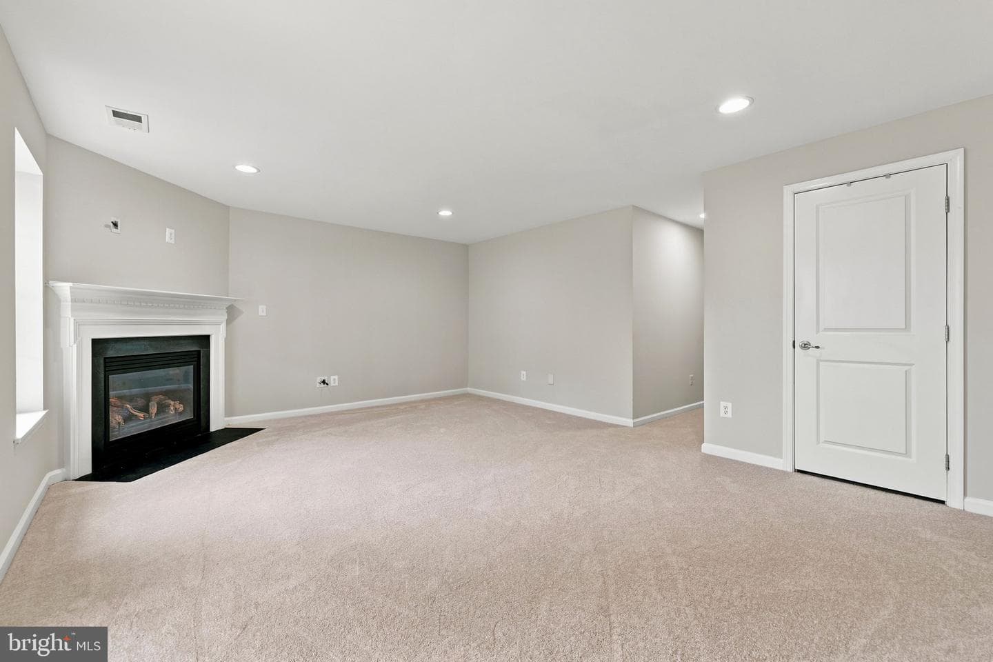 102 Argyle Court photo 41