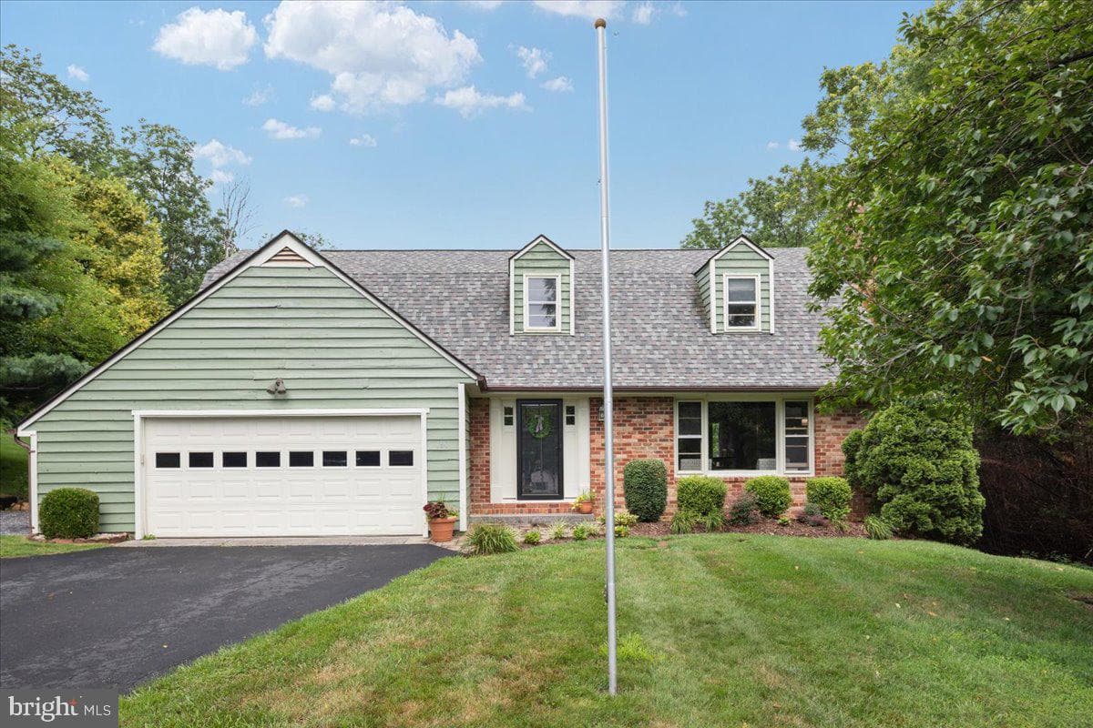 180 Quaker Lane, Winchester