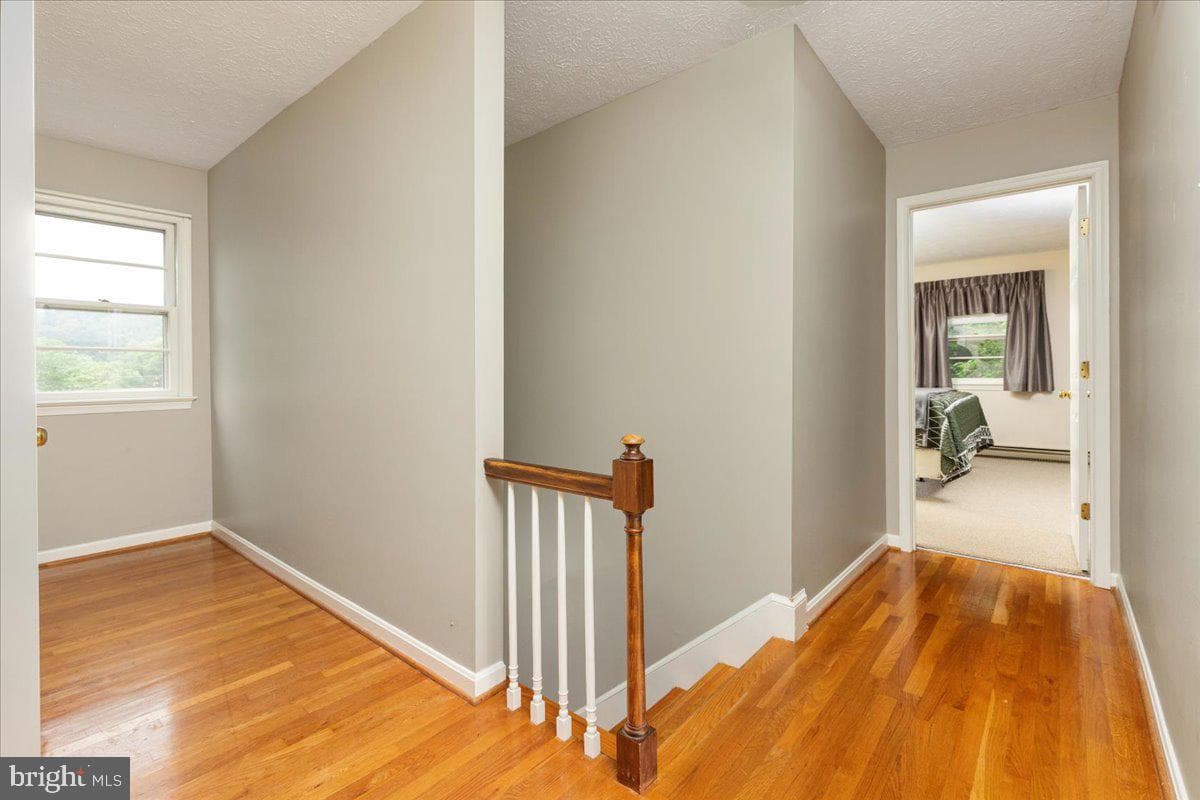 180 Quaker Lane photo 20