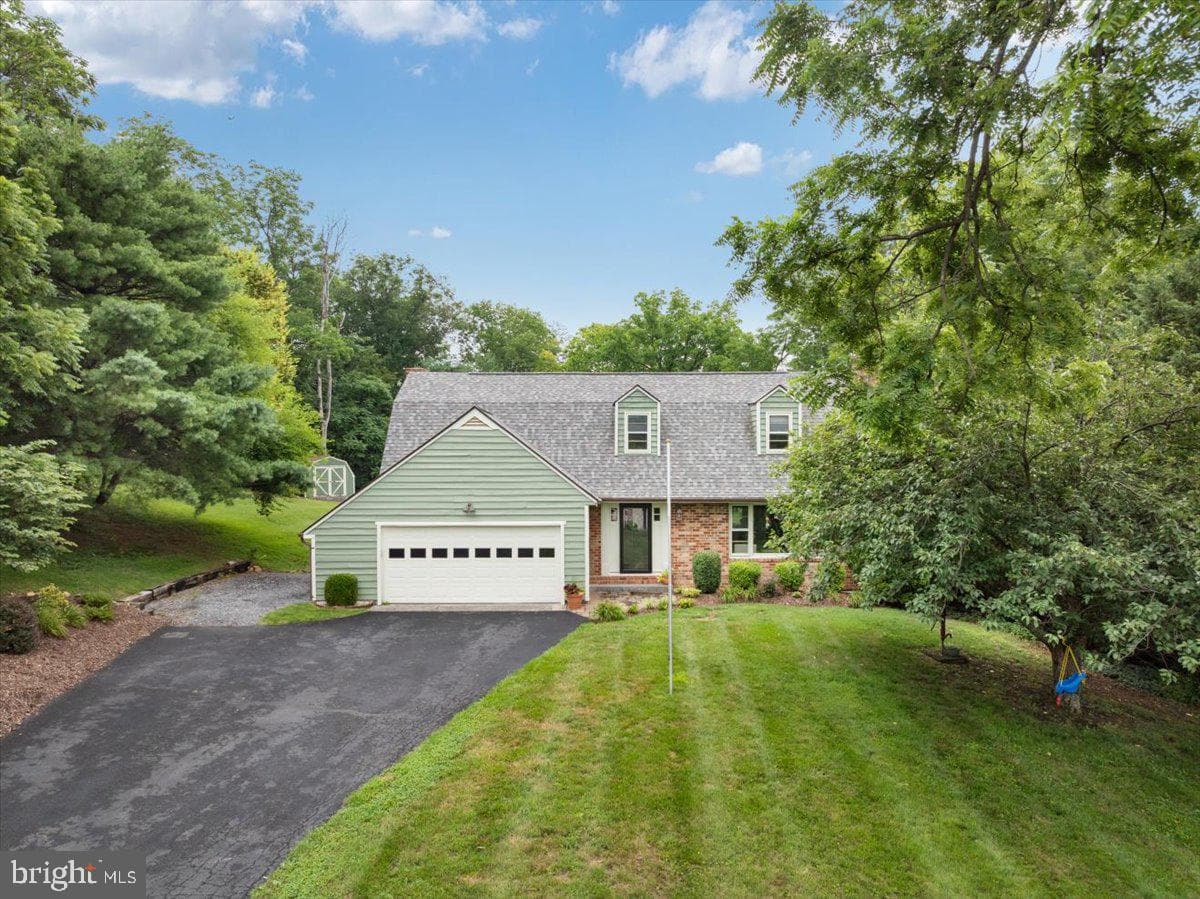 180 Quaker Lane photo 44