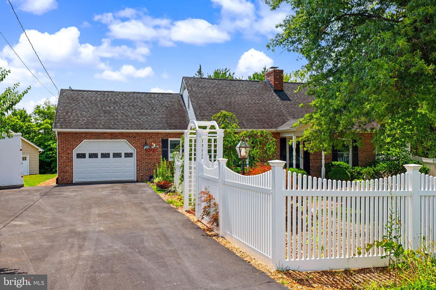2105 Shawn Drive photo 3