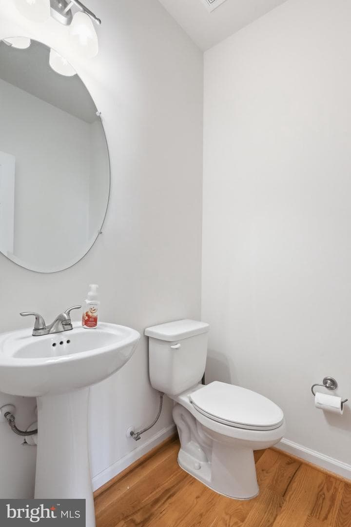 126 Brockham Court photo 34