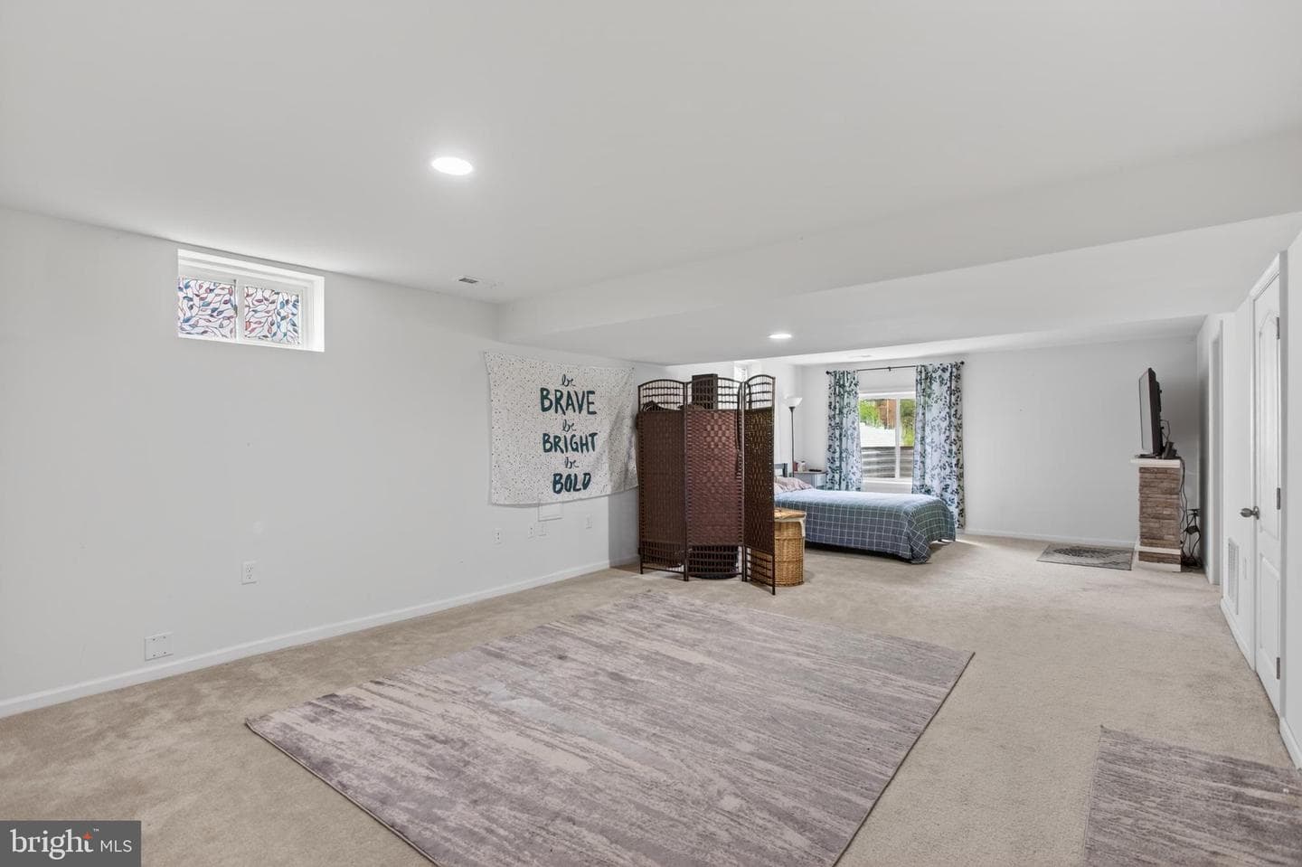 111 Sovereign Court photo 25