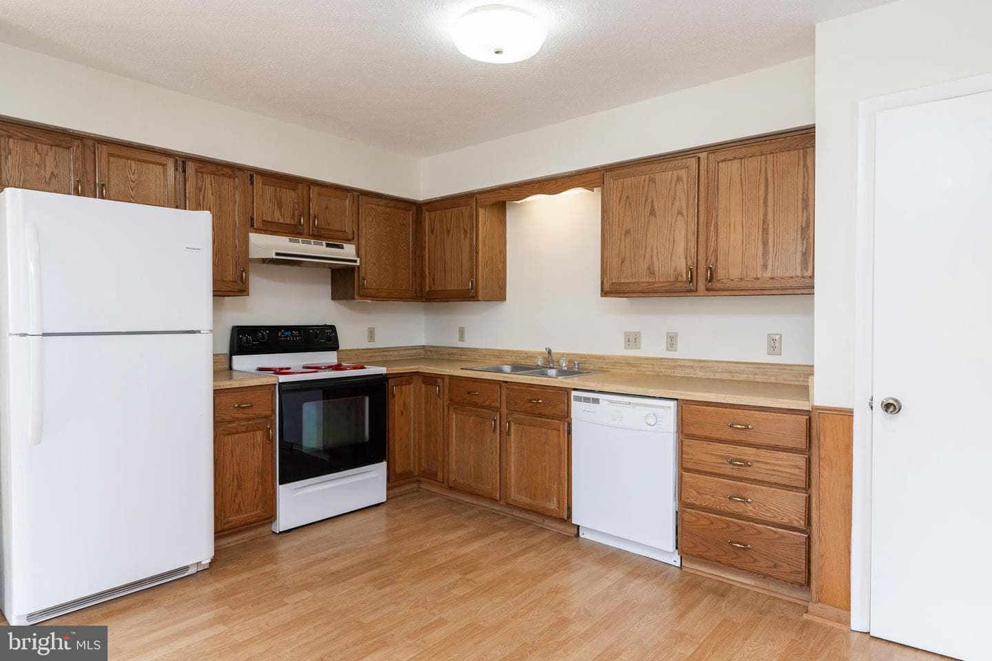 305 Hackberry Drive photo 4