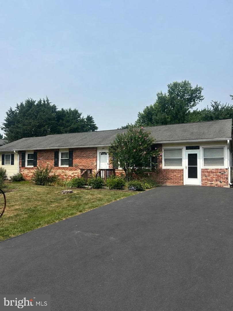 111 Huntcrest Circle photo 1