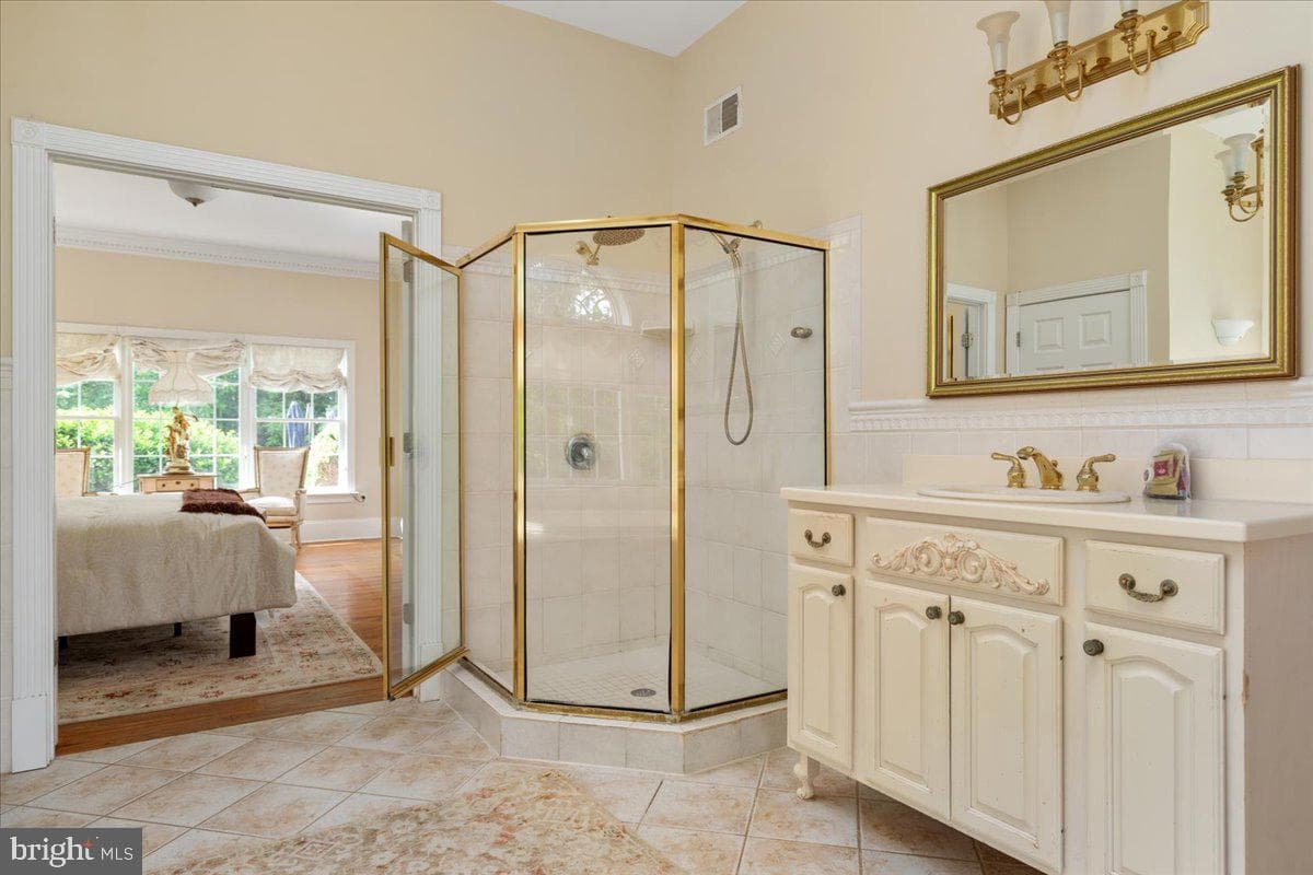 450 Green Spring Road photo 11