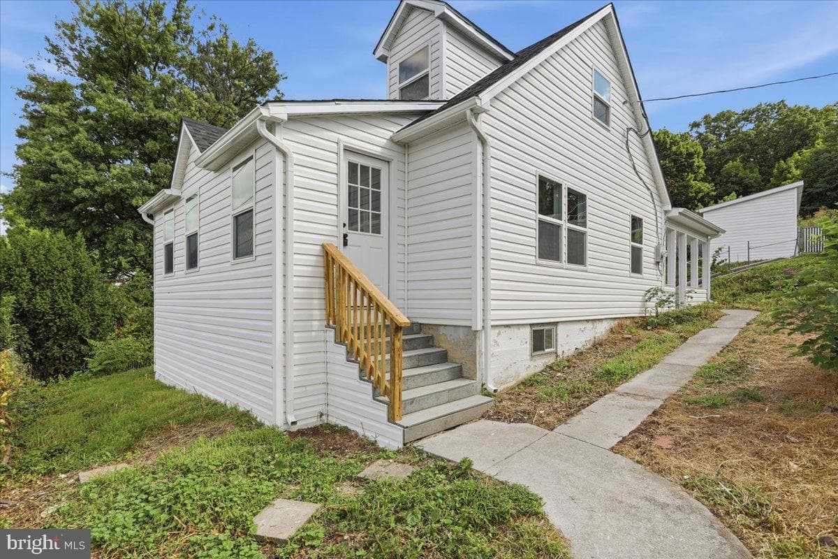 2810 N Frederick Pike photo 1
