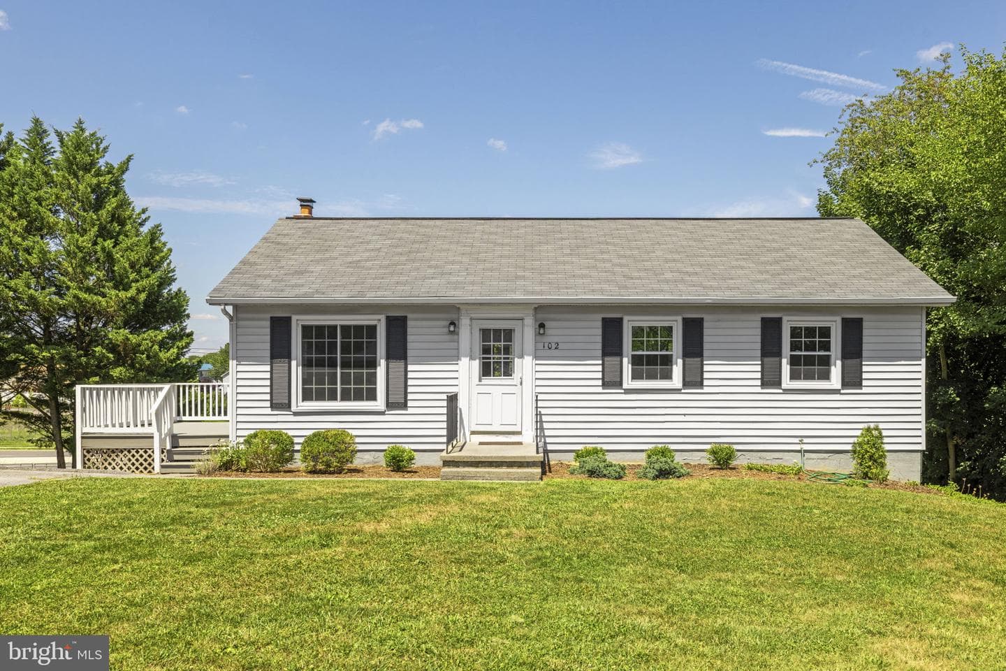 102 Linwood Court photo 1